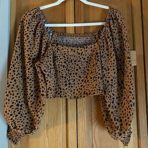 lantern sleeve dalmatian print crop top
